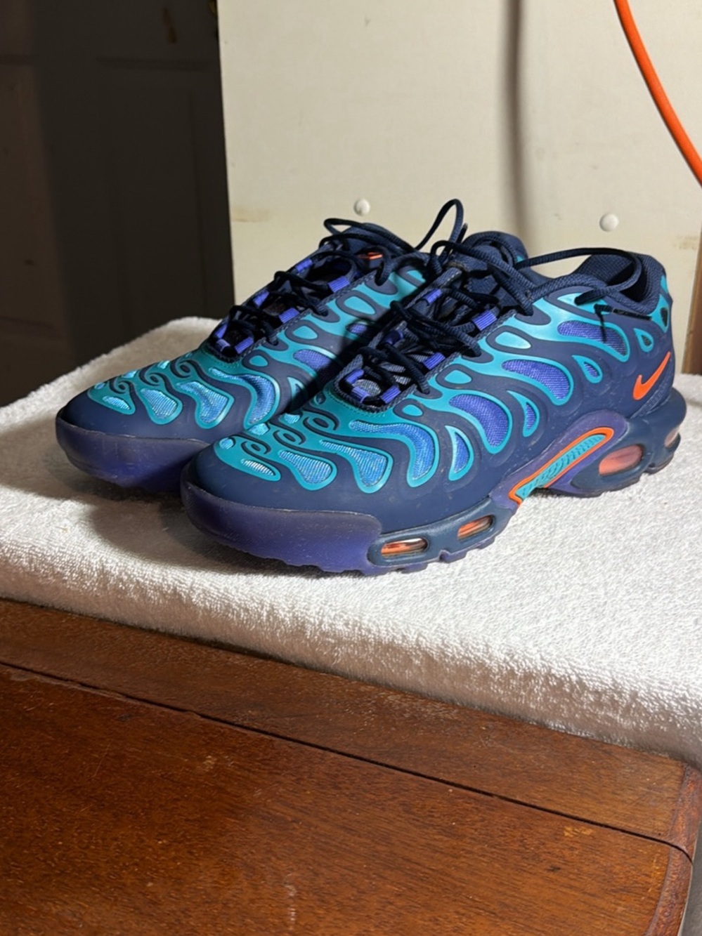 Nike Men's Navy & Teal Athletic Sneakers with Orange Accents